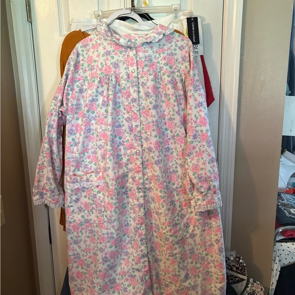 Floral Pink and White Nightgown - Picture 1 of 3